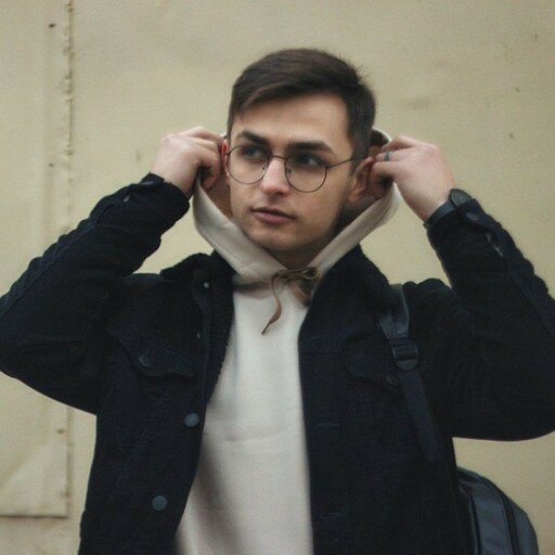 Михайло Коротич