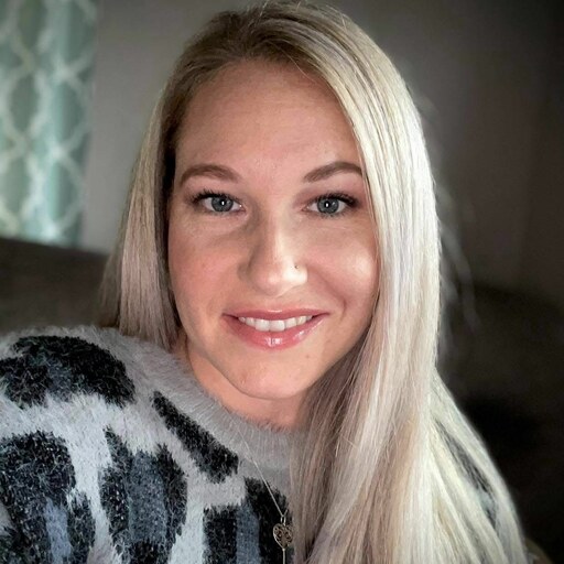 Sandra  Ray